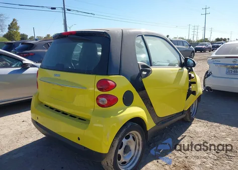 2010 Smart Fortwo Passion/Pure z USA, uszkodzony, nr VIN WMEEJ3BAXAK370325